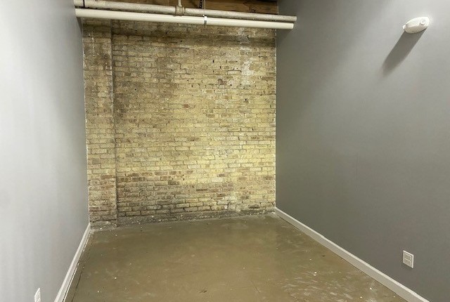 2510 Green Bay Rd – Private office